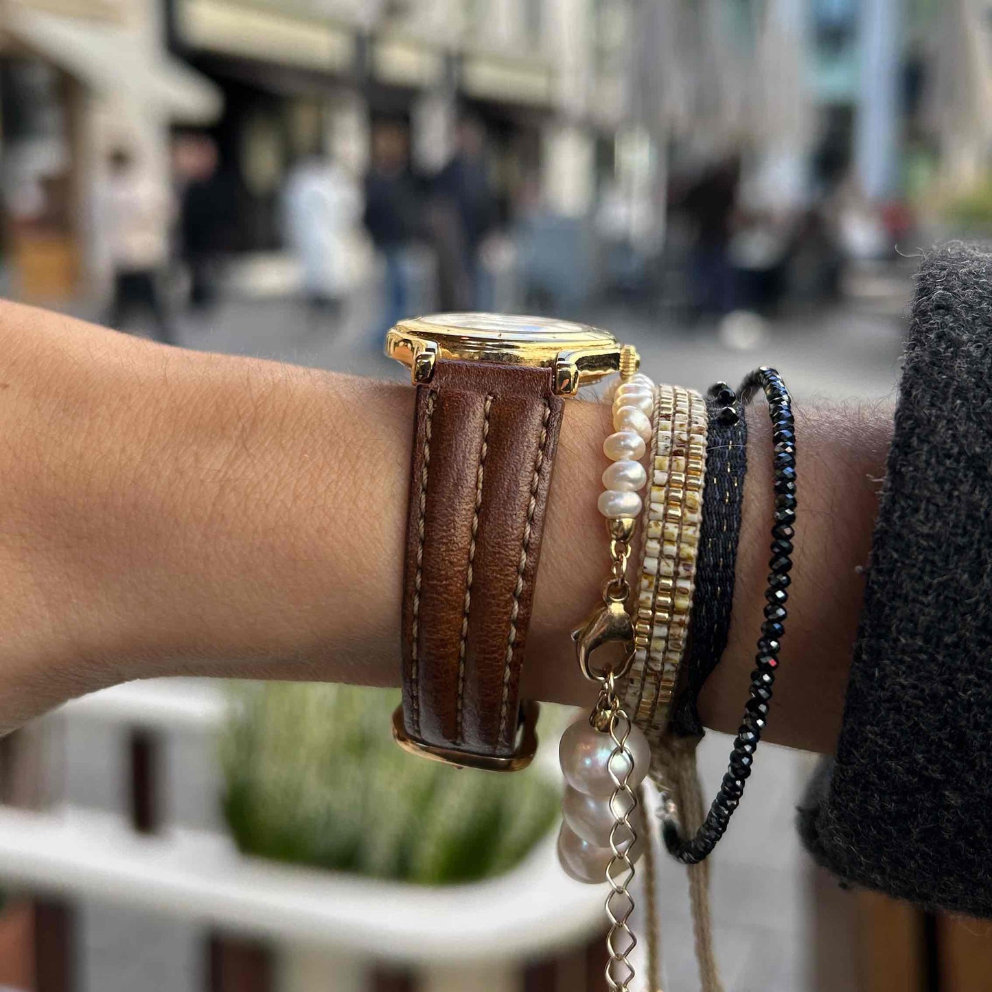 Seiko Age of Discovery: Ladies Watch 80s Gold Roman Numerals