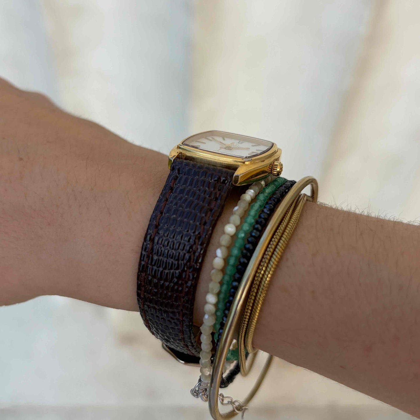 Eterna Vintage Tank: Ladies 90s Dainty Gold with White Dial and Date
