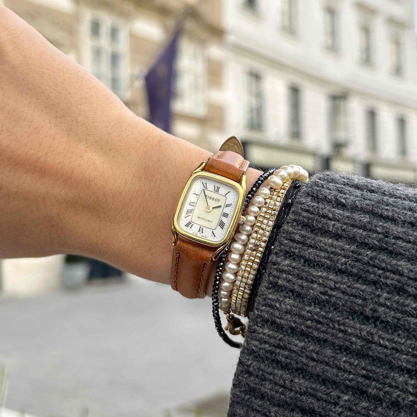 Tissot Vintage Tank: Ladies 90s Golden Iconic Design with Two-Tone Roman Dial