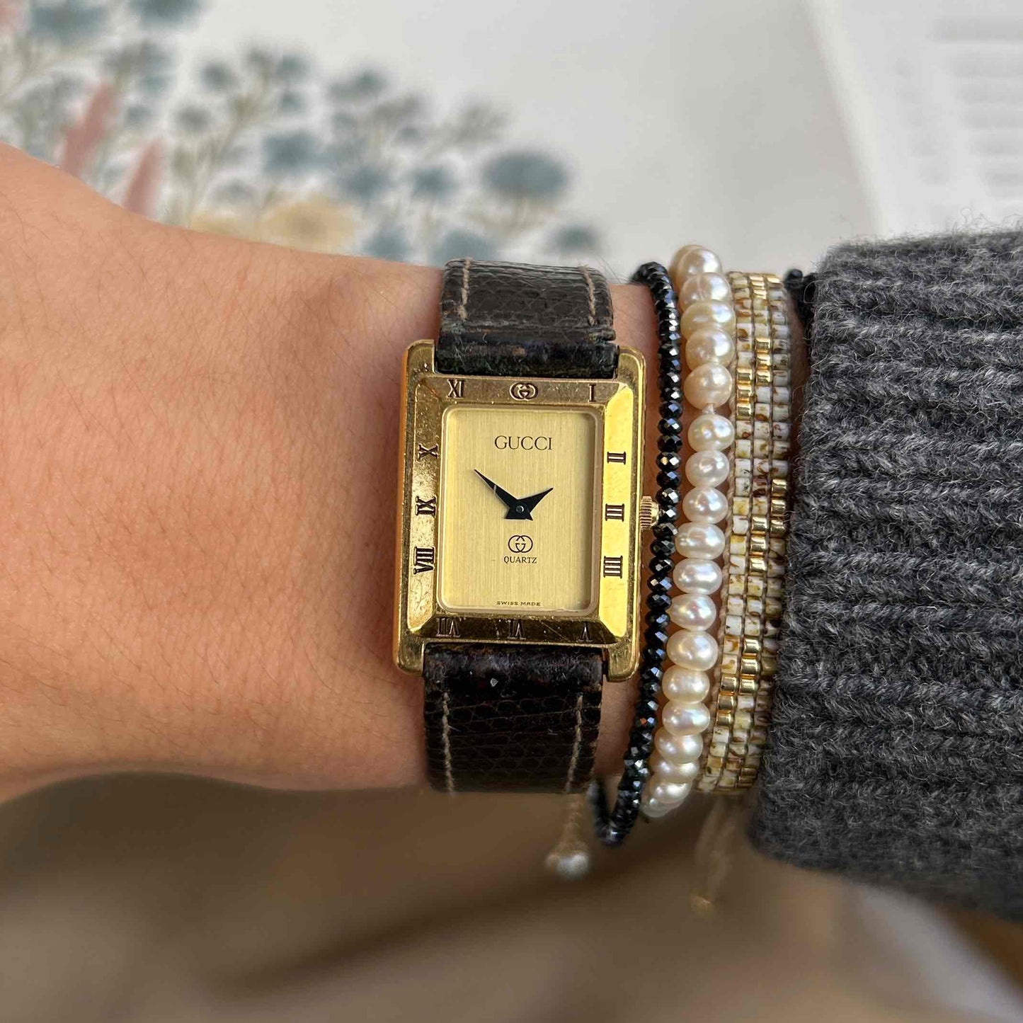 Vintage Gucci 4200L Tank: Ladies Watch: 90s Gold Champagne Dial