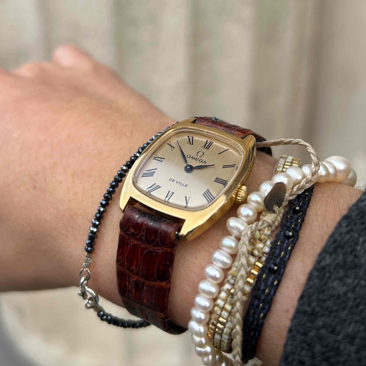 Omega De Ville: Vintage Ladies 70s Icon Hand-Wound with Champagne Dial