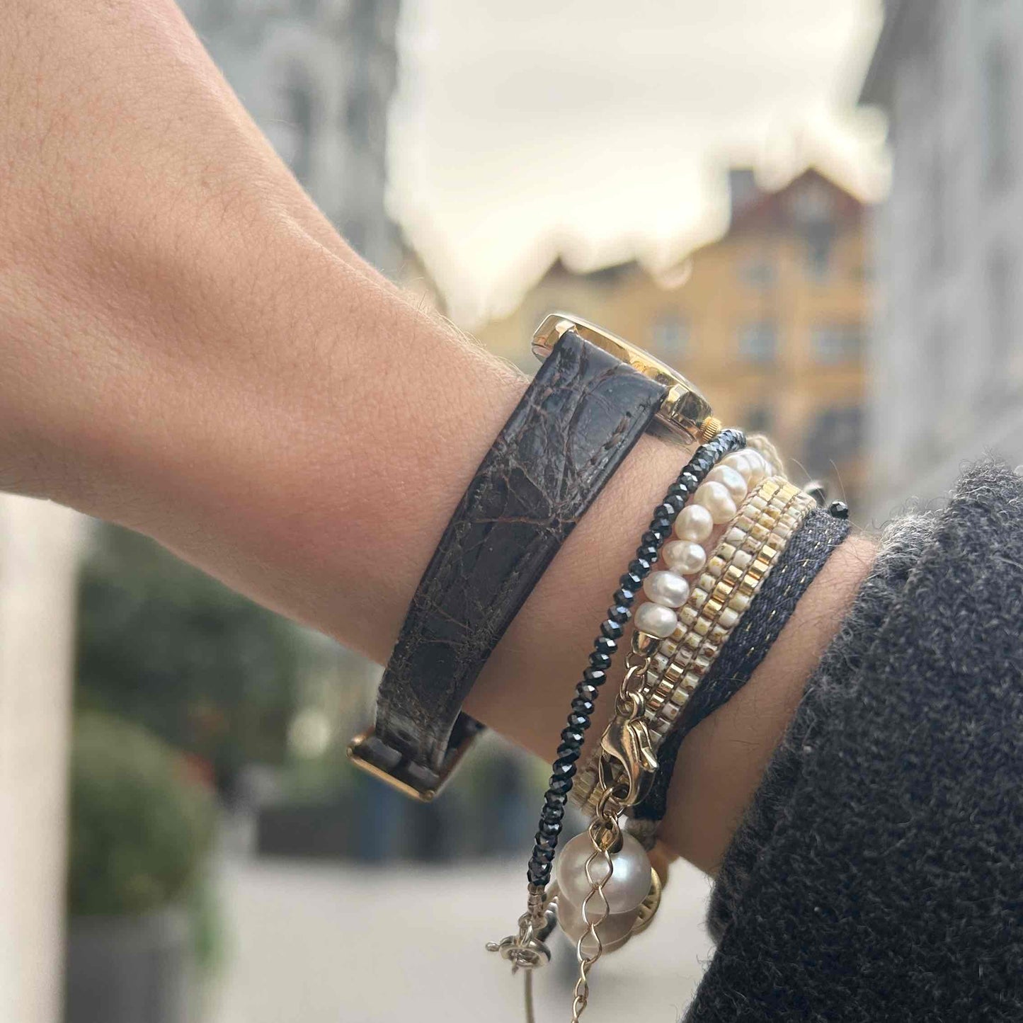 Seiko Cocktail Watch: Vintage Ladies 80s Gold with Champagne Dial