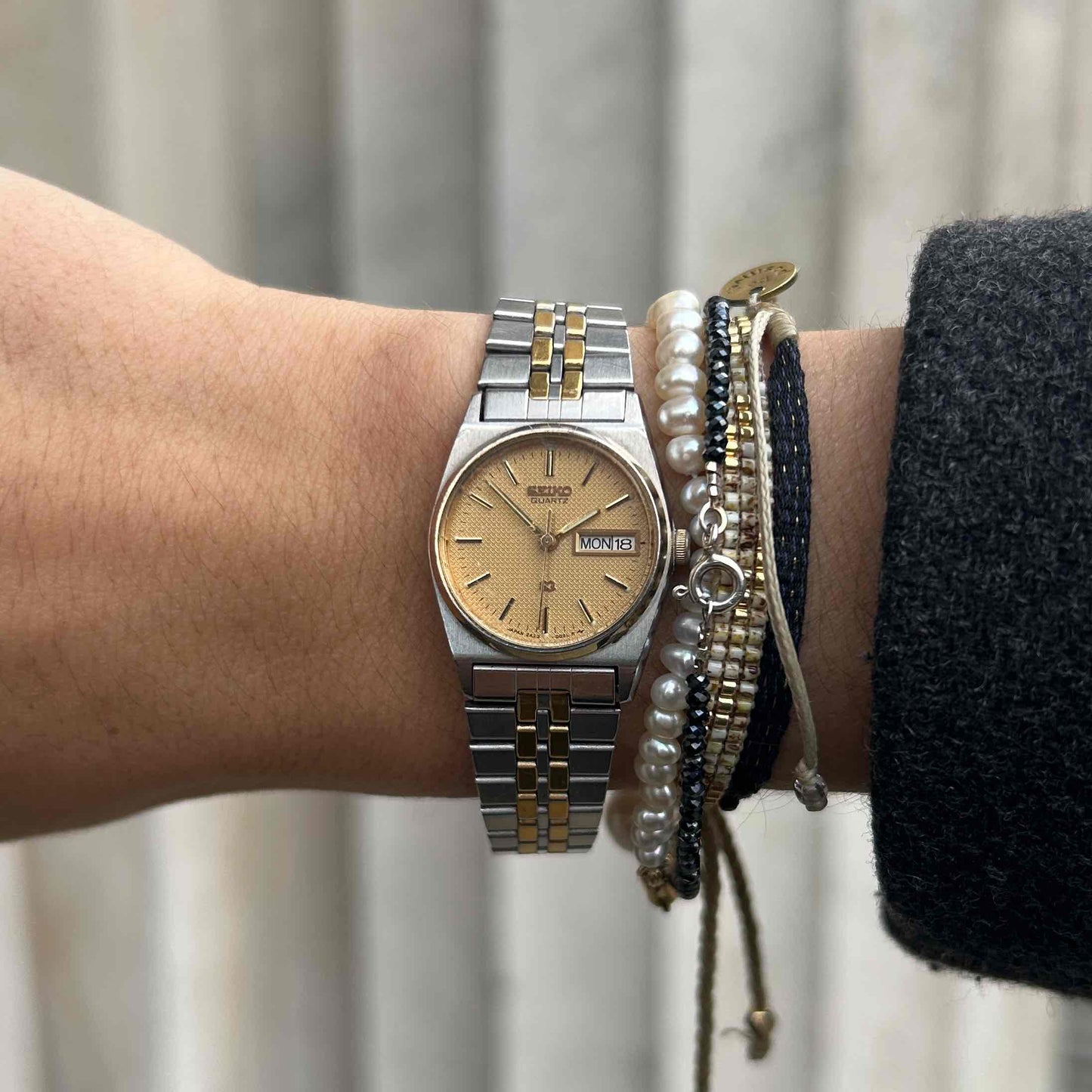Seiko Baby Oak: Ladies Vintage 80s Two-Tone Structured Gold Dial