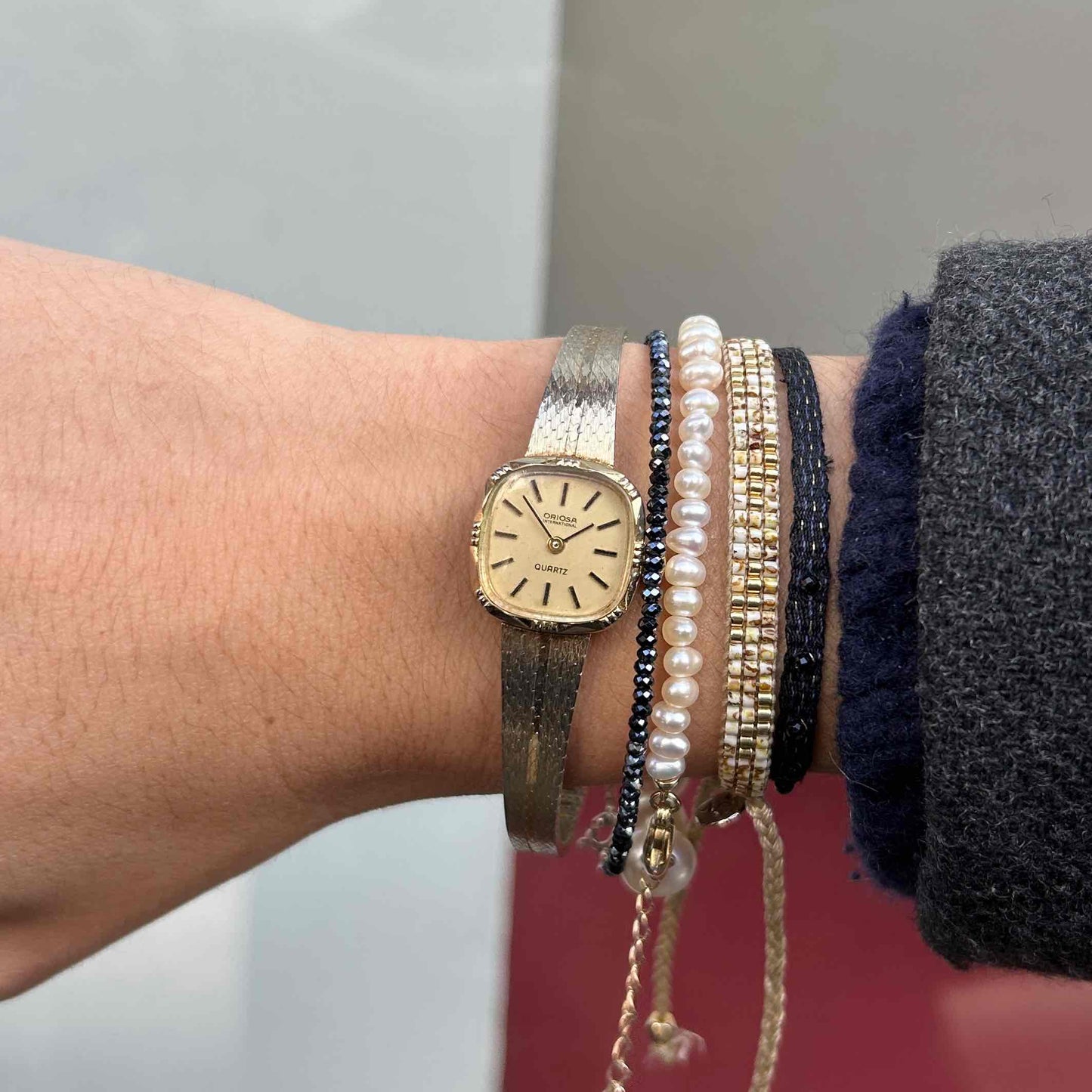 Oriosa Cocktail Watch: Ladies 70s Gold with Champagne Dial