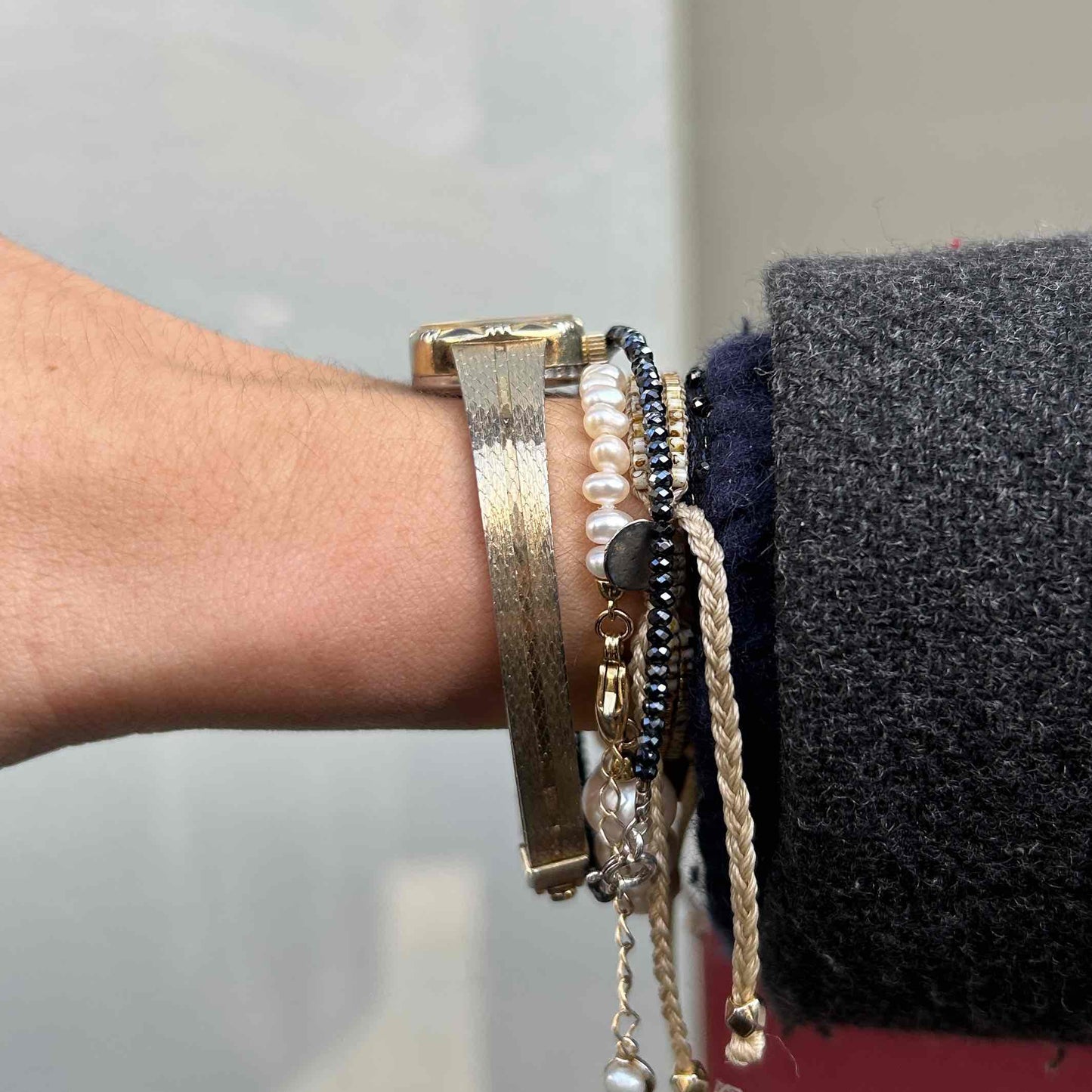 Oriosa Cocktail Watch: Ladies 70s Gold with Champagne Dial