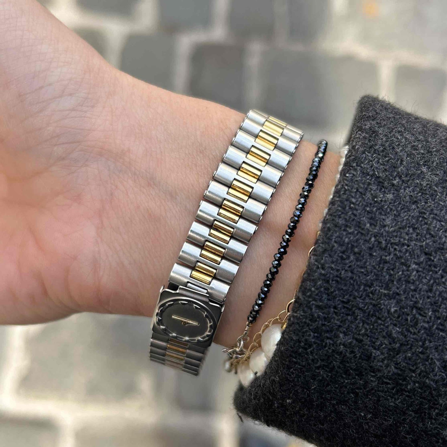 Longines Conquest Classic: Dainty Ladies 80s Two Tone Golden with White Dial