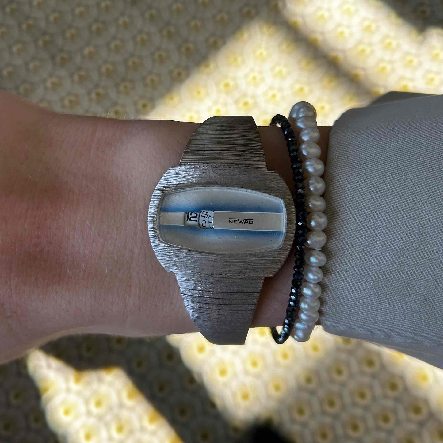Vintage Newad Jump Hour: Ladies Vintage 70s Mechanical Blue Dial