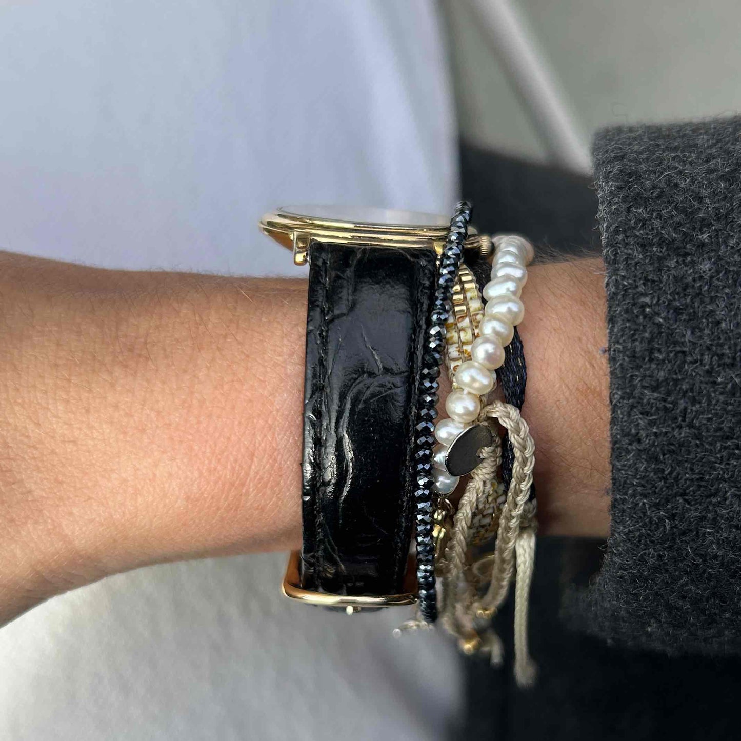 Seiko Vintage Ronde: Ladies Watch 90s Gold White Arabic Dial
