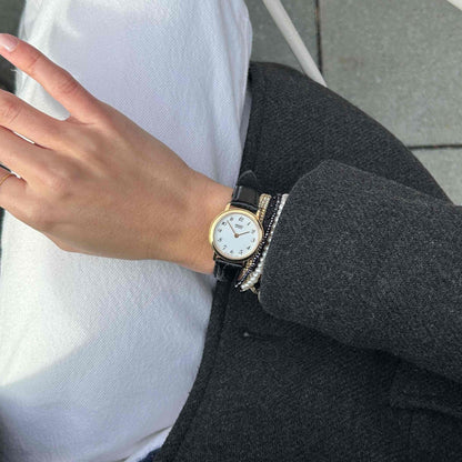 Seiko Vintage Ronde: Ladies Watch 90s Gold White Arabic Dial