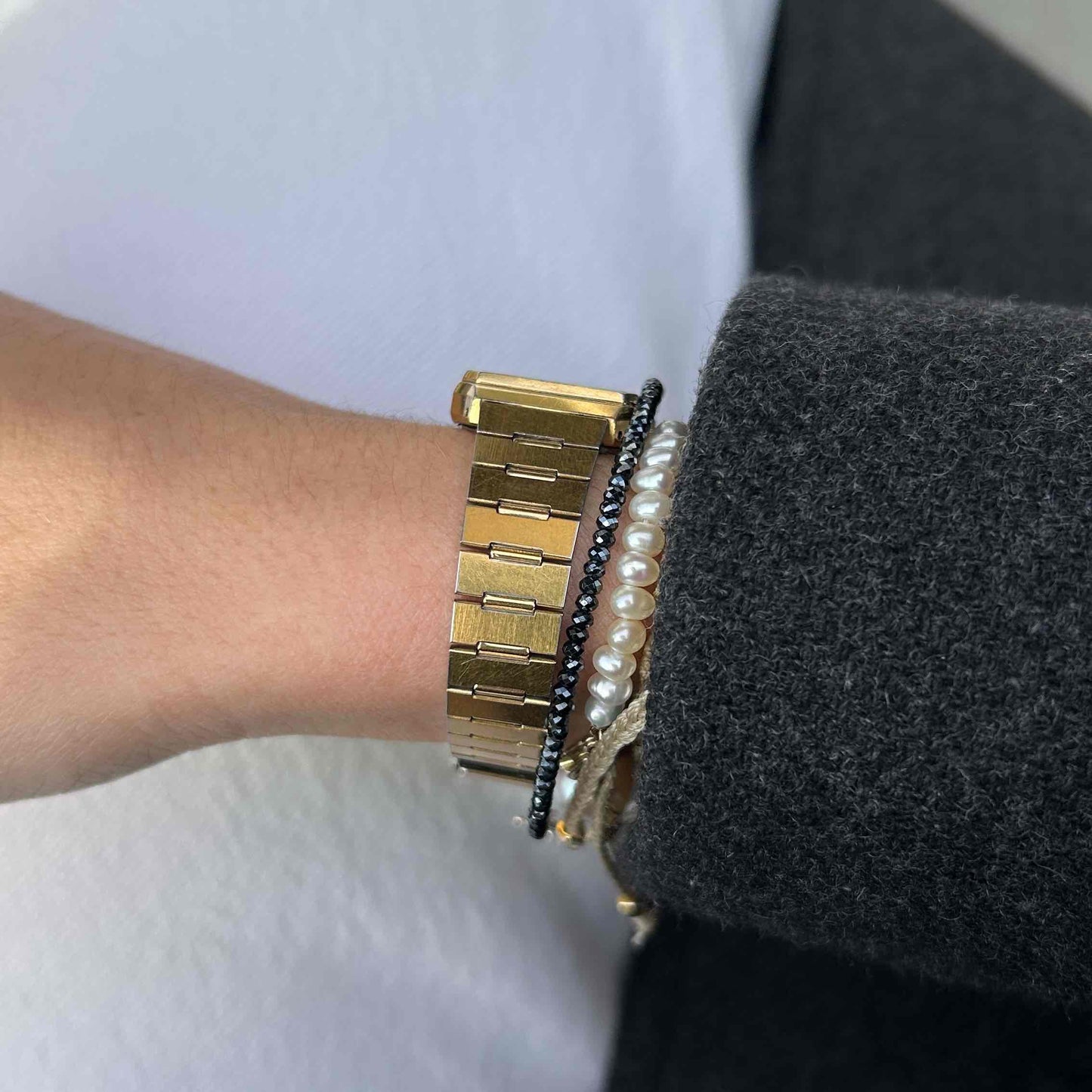 Seiko Vintage Watch: Ladies Tank 90s Golden Dainty with Small Second