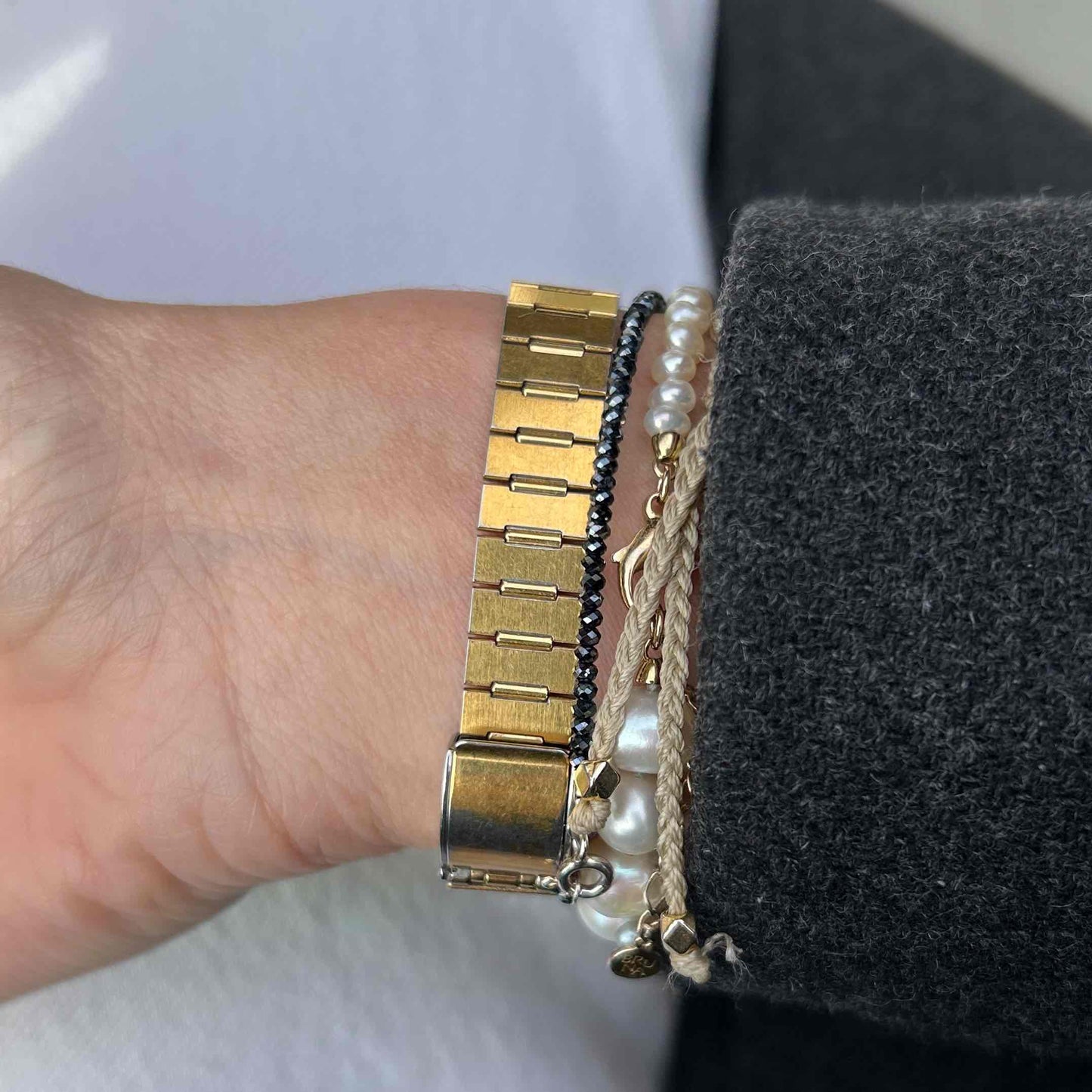 Seiko Vintage Watch: Ladies Tank 90s Golden Dainty with Small Second