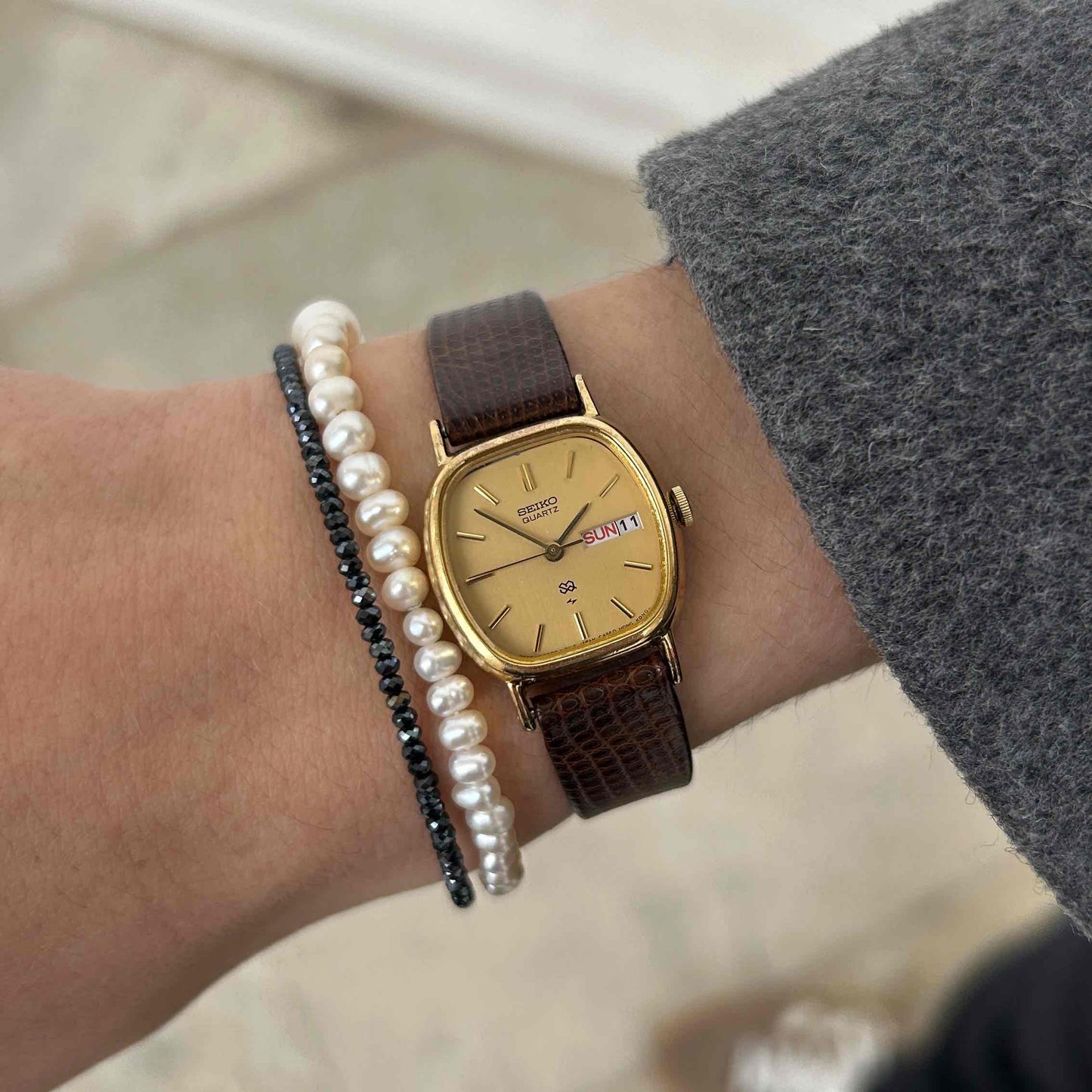 Seiko Vintage Tank: Ladies Watch 80s Gold Day and Date