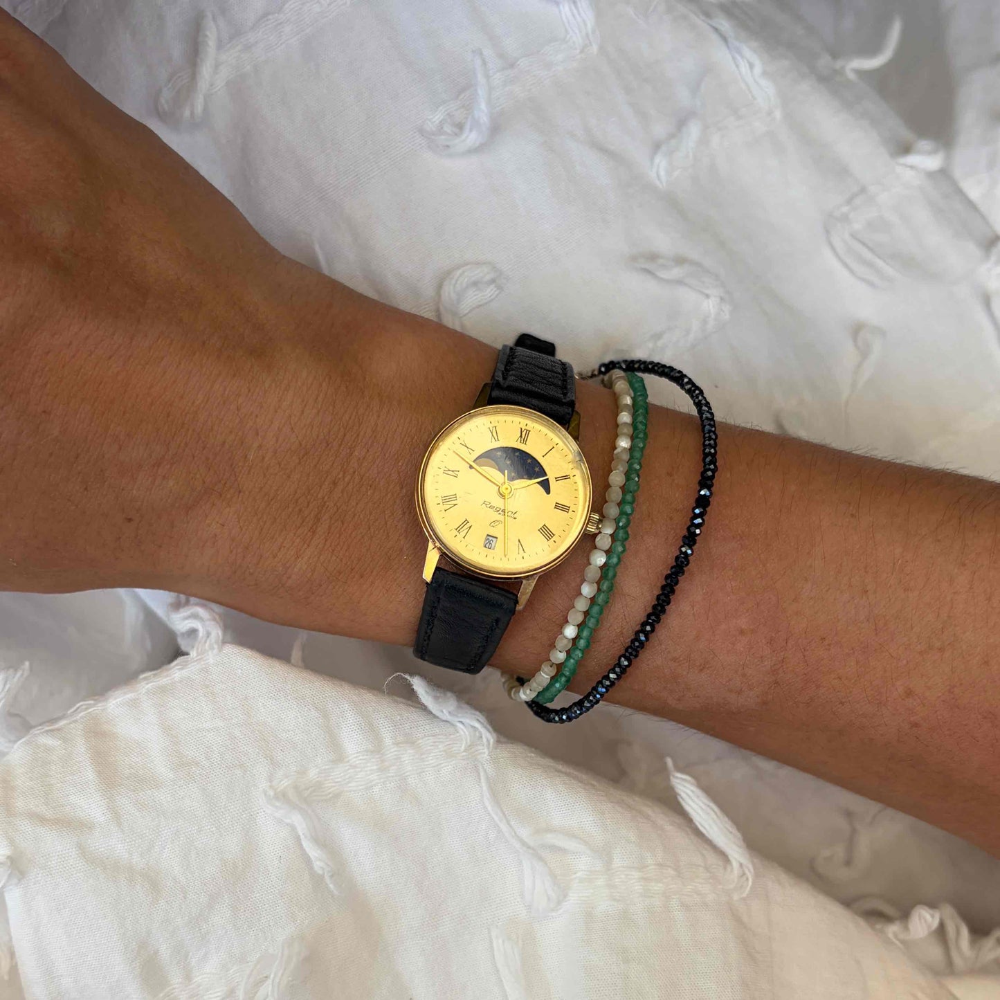 Regent Moon Phase Watch: Ladies 80s Gold with Roman Numerals Blue Gold Dial