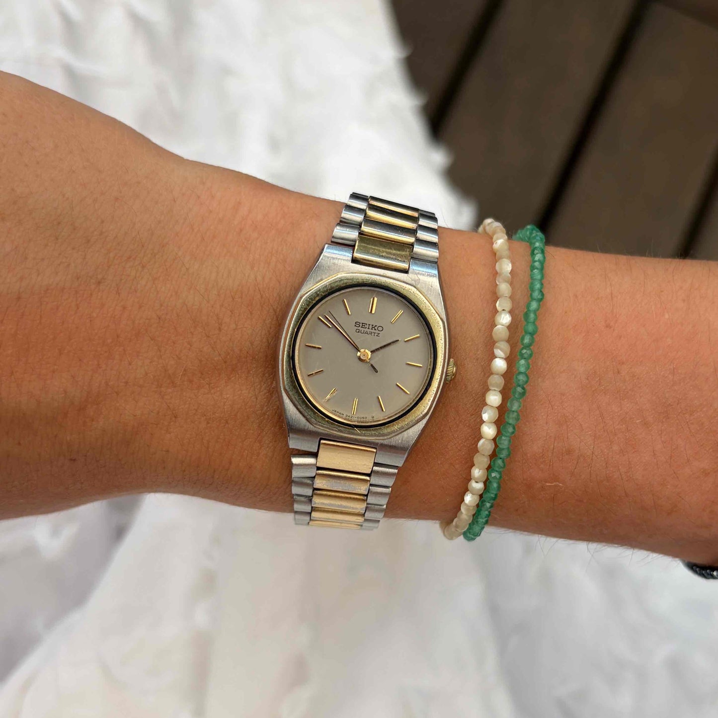Seiko Baby Oak: Ladies Dainty Vintage 80s Two-Tone Gray Dial