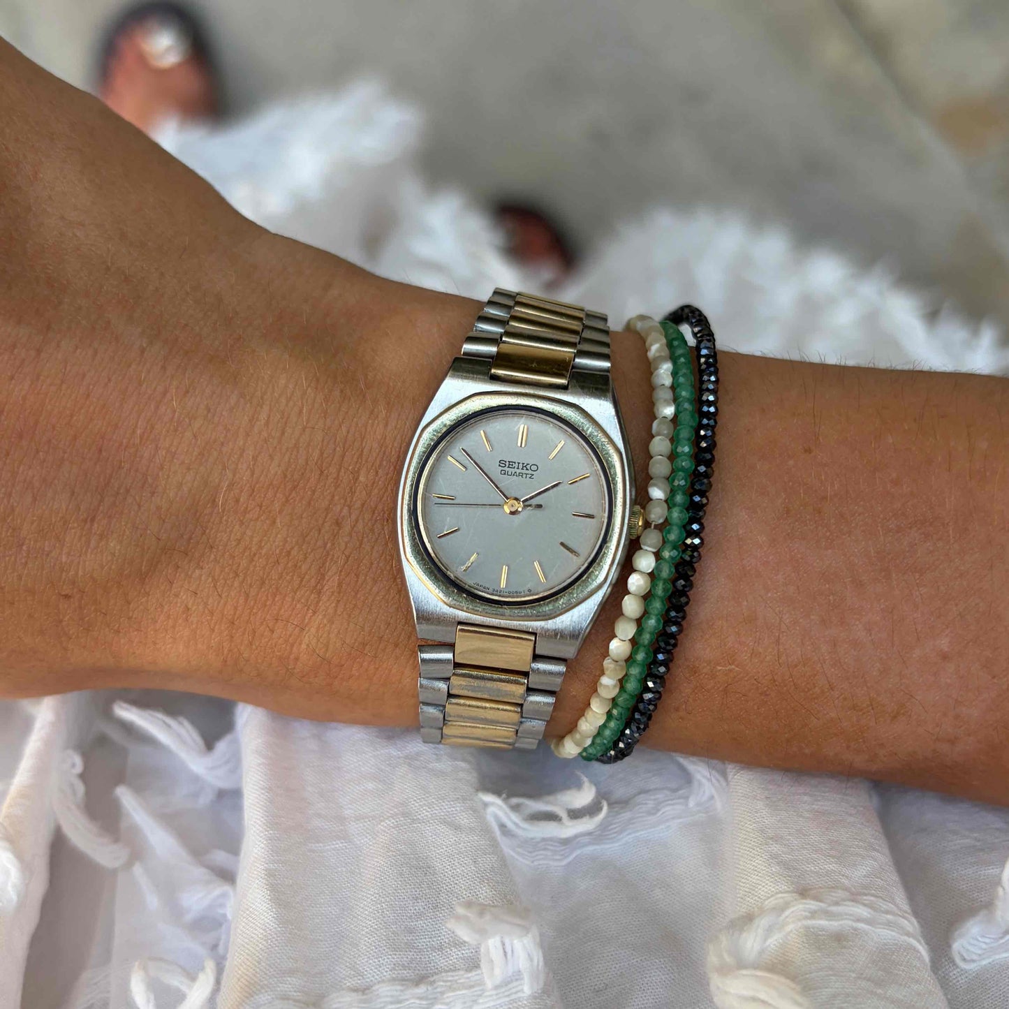 Seiko Baby Oak: Ladies Dainty Vintage 80s Two-Tone Gray Dial