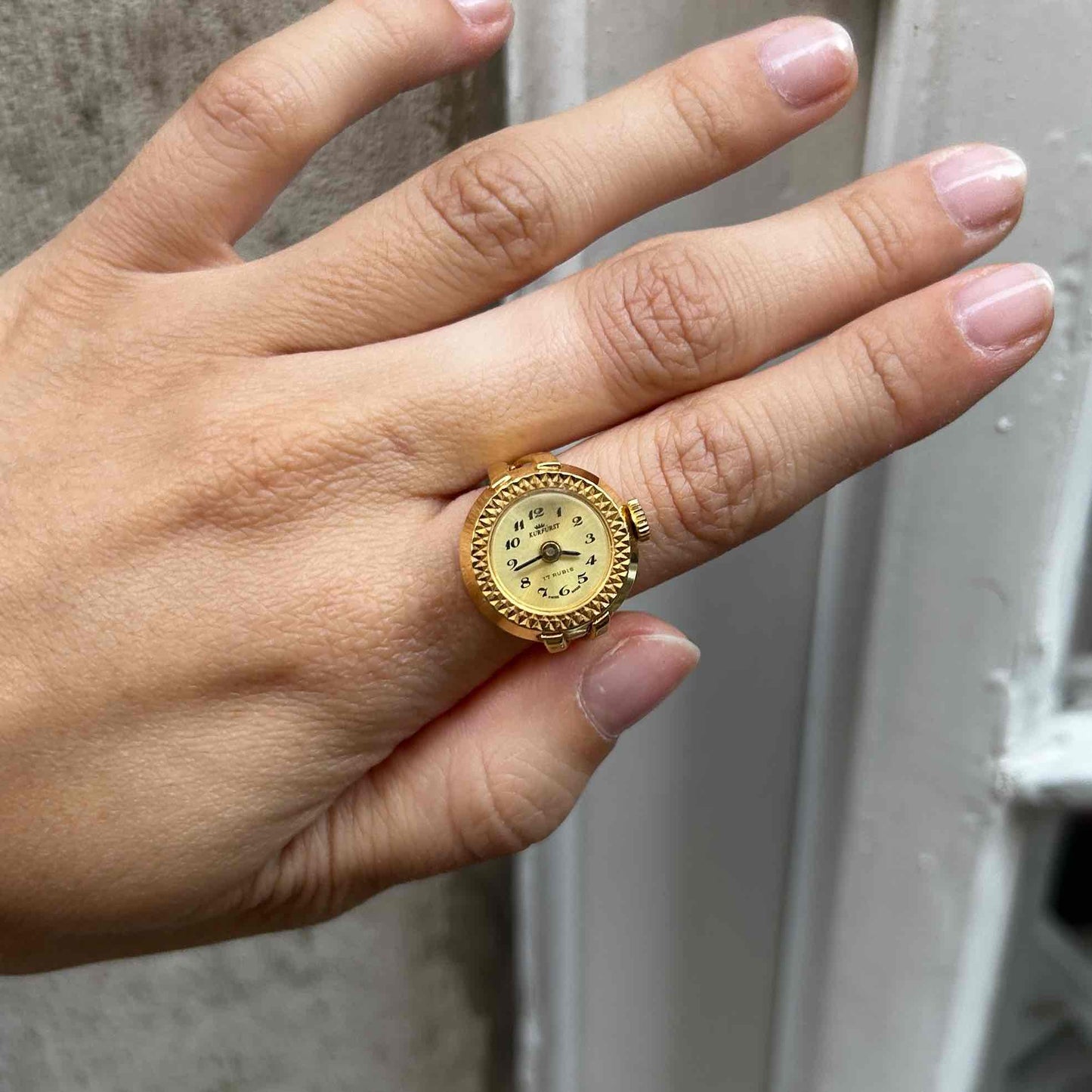 Kurfürst Vintage Watch Ring: 60s Ladies Mechanical Golden