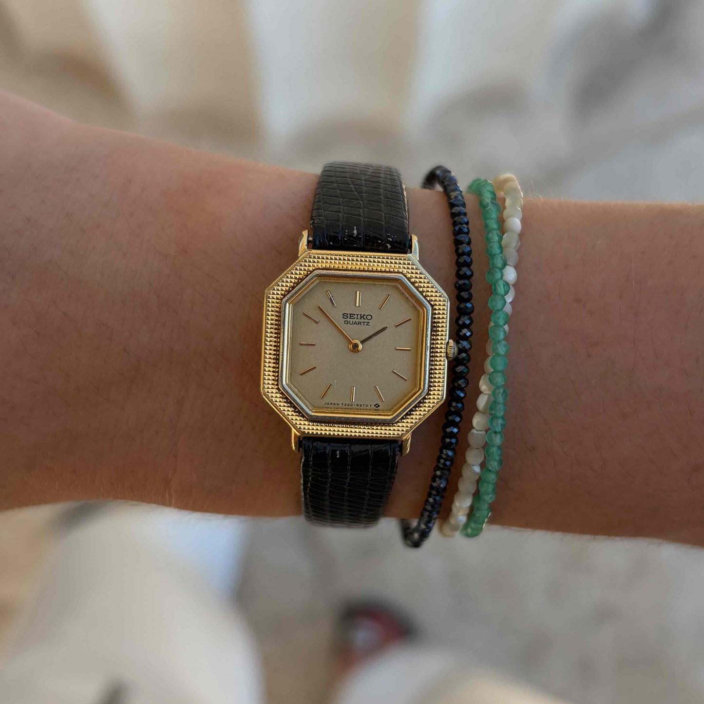 Seiko Cocktail Square: Dainty Ladies Watch 80s Champagne Dial