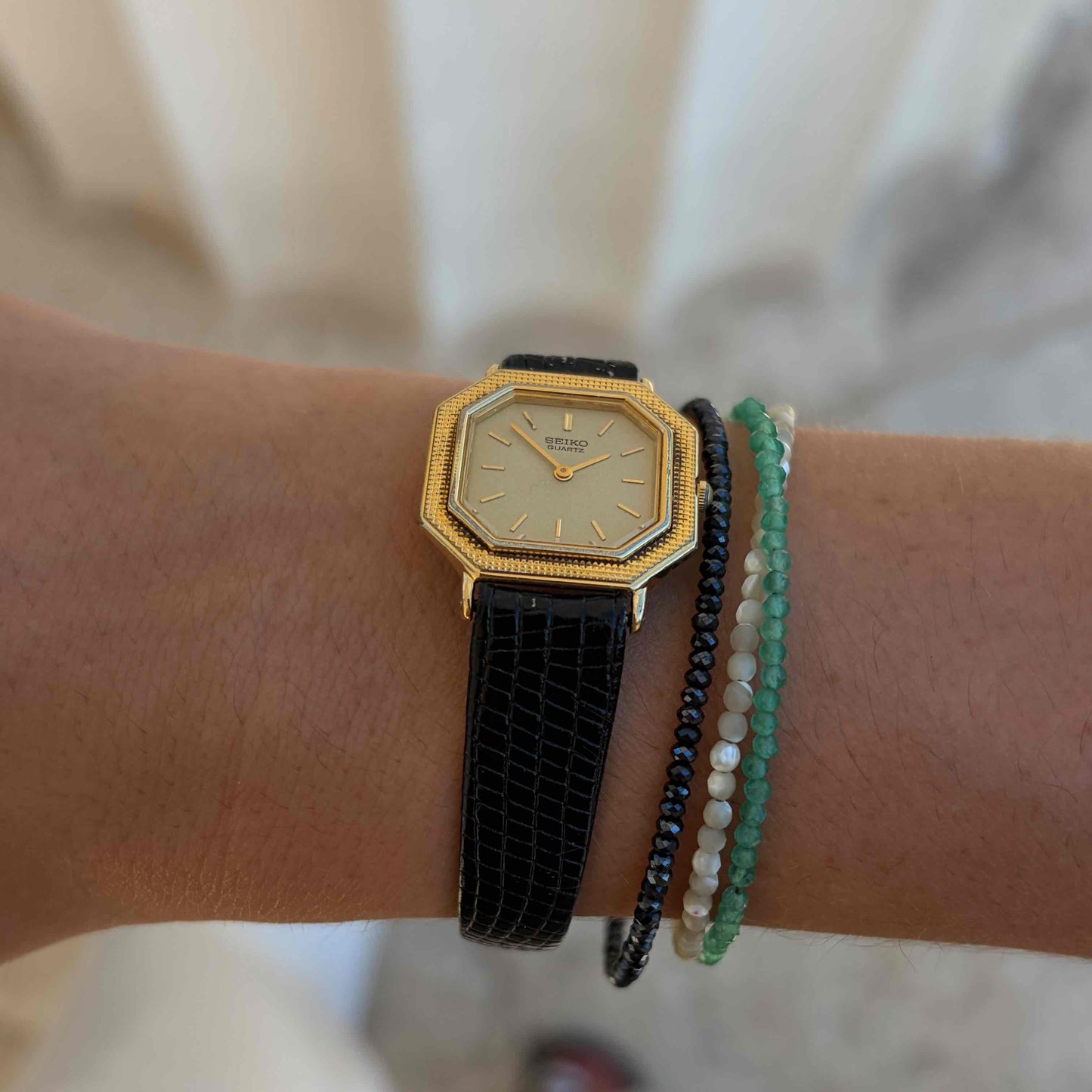 Seiko Cocktail Square: Dainty Ladies Watch 80s Champagne Dial