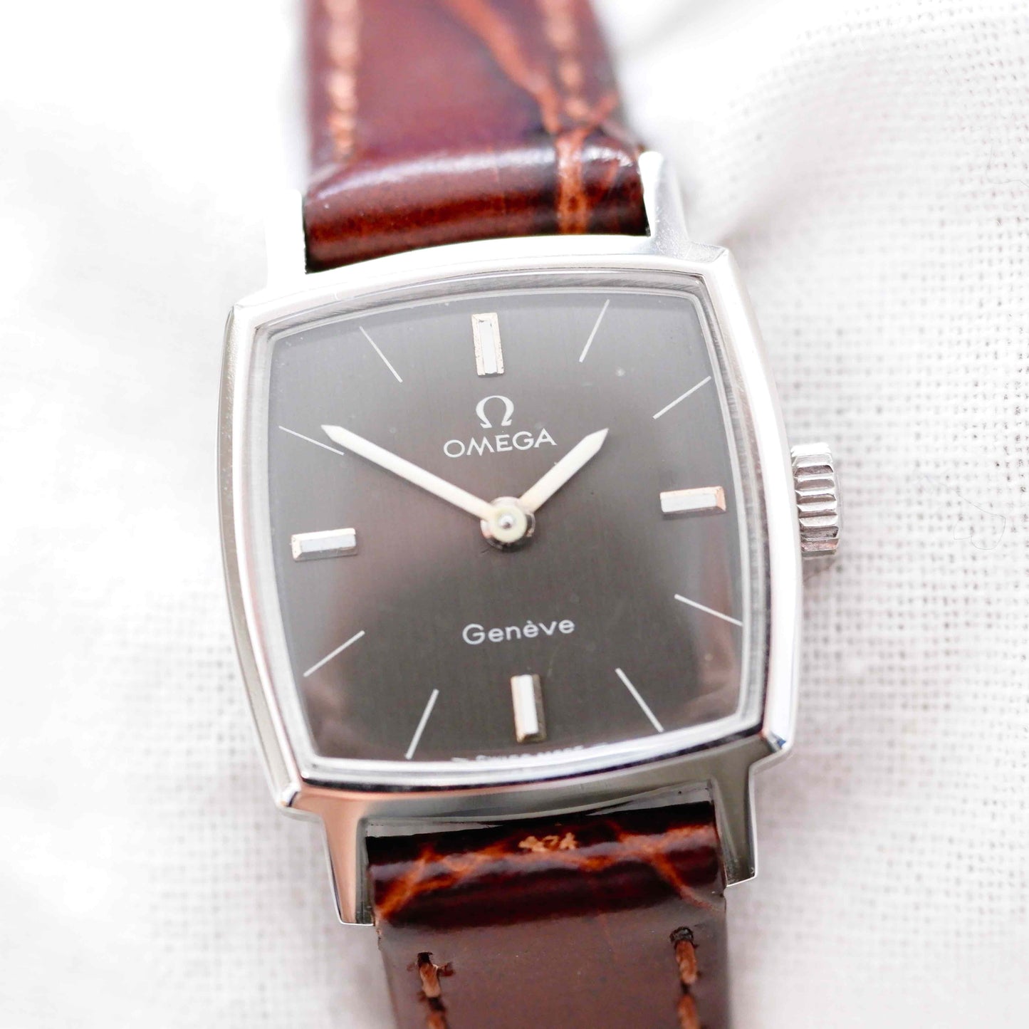 Omega Geneve Vintage Ladies Watch: 60s Elegant Style Mechanical Gray Dial | First Front Side