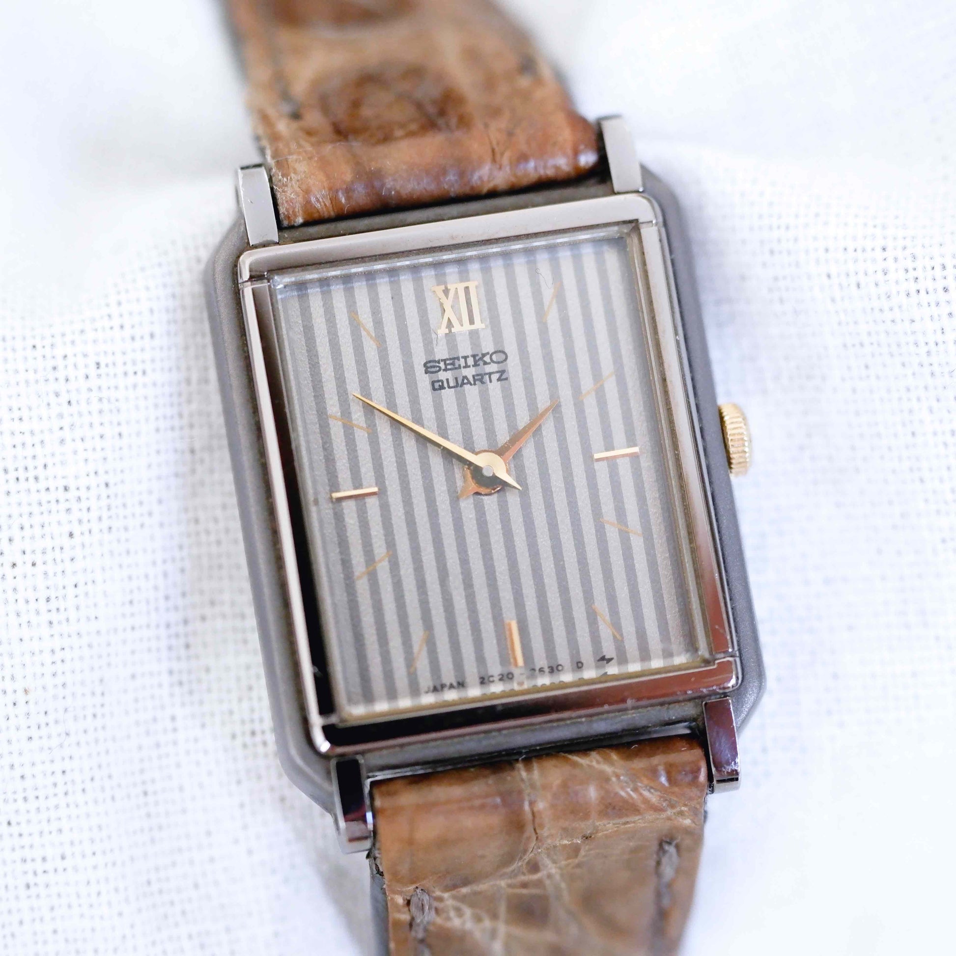Seiko Vintage Ladies Watch: 80s Gold Two-Tone Elegant Rectangular Style | Slight Left Side