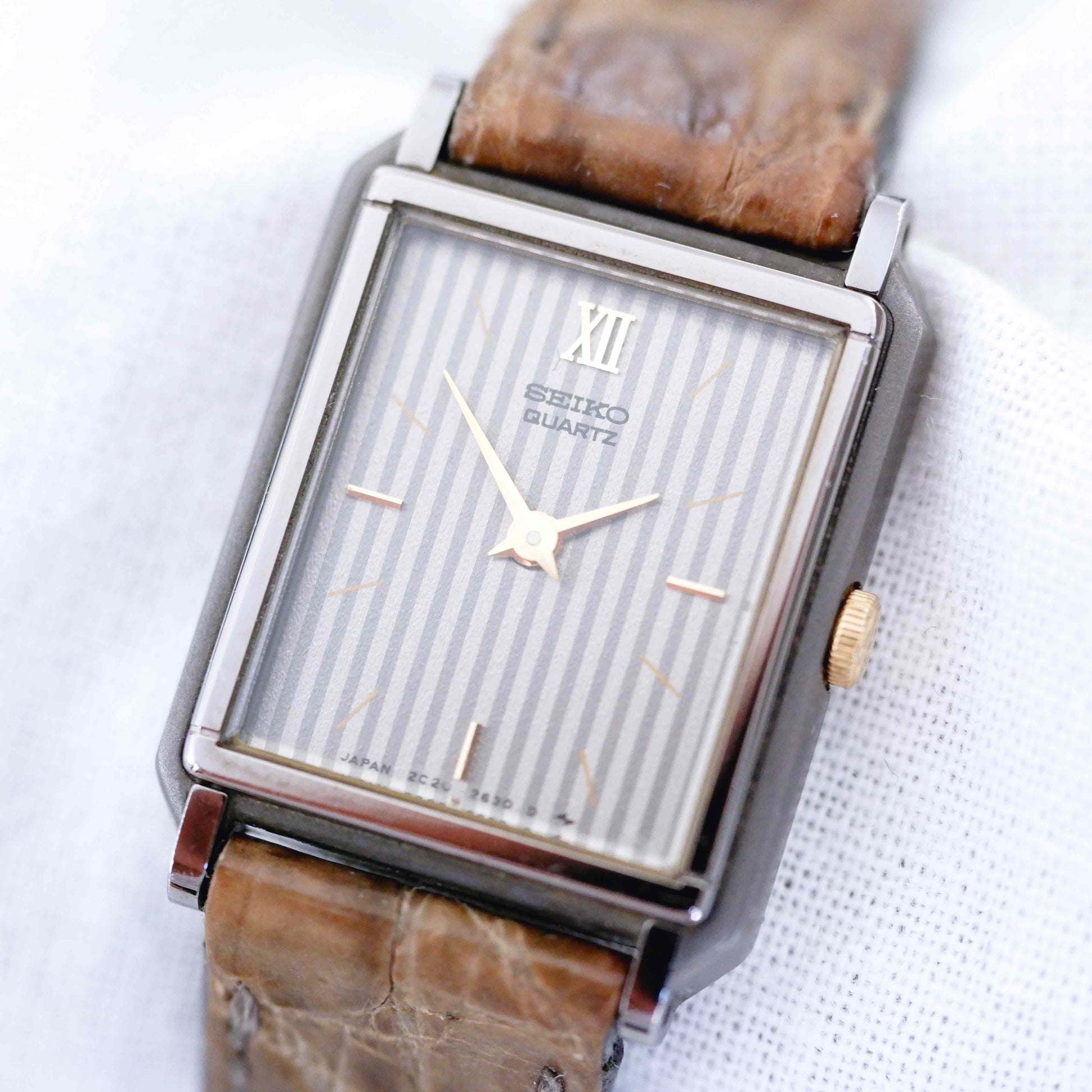 Seiko Vintage Ladies Watch: 80s Gold Two-Tone Elegant Rectangular Style | Slight Right Side