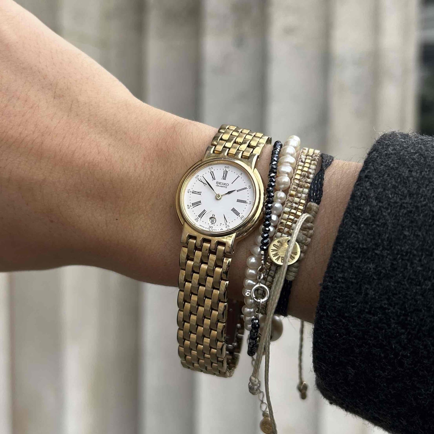 Seiko Vintage Watch: Ladies 90s Golden Roman White Dial