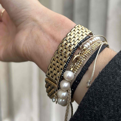 Seiko Vintage Watch: Ladies 90s Golden Roman White Dial