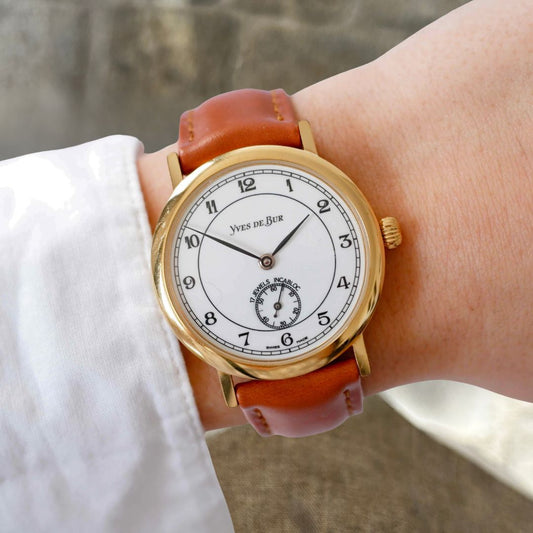 Yves De Bur Watch: Vintage Ladies 90s Golden, Small Second, White Dial, Mechanical - New Old Stock (NOS)